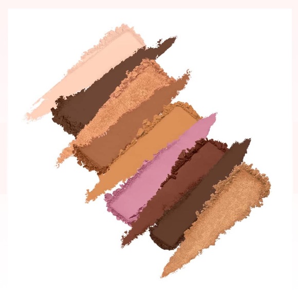 Too Faced Christmas Bake Shoppe Chocolate Chip Cookie-Scented Face & Eye Palette - Picture 4 of 7